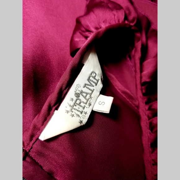 Tramp Tri-Ruffle Sleeveless Blouse - Picture 7 of 8